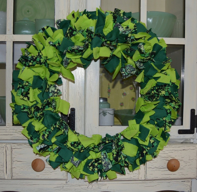 St Patrick S Day Fabric Wreath Shamrocks Rag Wreath Green Etsy