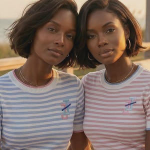 Top de punto a rayas rosas y azules / Moda costera preppy / Camiseta de lujo discreto / Inspirada en Jack and Jill