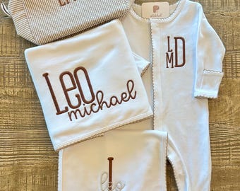 Conjunto de regalo personalizado para bebé / Pijama, manta, babero y bolsita con monograma