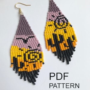 Puede incluir: Un par de pendientes de cuentas en forma de lágrima con un patrón geométrico en tonos morado, amarillo, naranja y negro, suspendidos de ganchos dorados. La imagen incluye el texto PDF PATTERN Instant download.