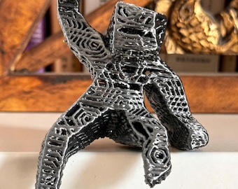 Project Hail Mary Grace Sculpture,Grace Sculpture Collectible Sci-Fi Figure Alien Statue Book Inspired Movie Memorabilia Shelf Desk Decor