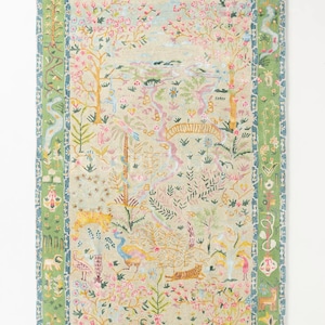 Tales Menagerie Hand Tufted Wool Animal Motif Design Rug Vintage Flora & Fauna Hand-Tufted Pastel Garden Rug for Living Room, Bedroom