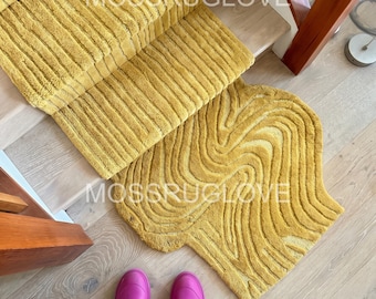 Mosterdgele traploper, onregelmatig bordes, traptapijt abstract gegolfd, modern handgetuft opstapje, esthetisch geel woondecoratie 3 x 6