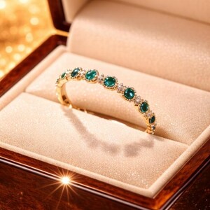 Smaragd Eternity Ring, Gold Band, Mai Birthstone, Minimalist Hochzeit stapelbar