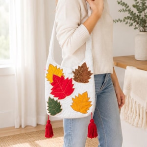 Borsa patchwork con foglie d'acero, regalo autunnale per la mamma, borsa a tracolla trapuntata autunnale, borsa a spalla Naturecore, regalo per la fidanzata