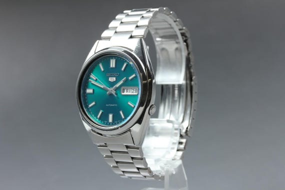Near mint seiko 5 7s26-0480 green dial day date 38mm … - Gem