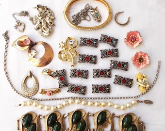 Vintage BROKEN RHINESTONE LOT Fashion Jewelry Faux Pearl Green Cabochons Craft Harvest .22