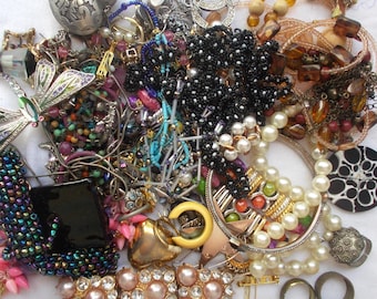 1.6 lb BROKEN JEWELRY LOT Craft Harvest Junk Mixed Media t Repurpose .39