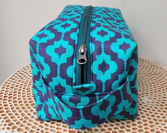 Geometric Print BOXY SHOE BAG with handle 5" x 5" x 10" in Purple and Turquoise