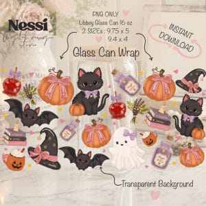 Op de afbeelding: Een digitaal ontwerpbestand voor een 16 oz Libbey glas-wrap met Halloween-thema illustraties, waaronder zwarte katten, pompoenen met roze strikken, vleermuizen, spoken, heksenhoeden, toverdrankflesjes en stapels boeken met de tekst Magic Spell.