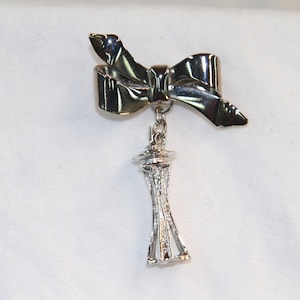 Space Needle Brooch - 1962 Seattle World&#39;s Fair Pin - Century 21 Exposition Jewelry - Vintage 1962