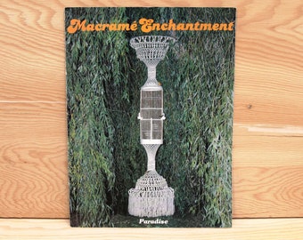 Macrame  Enchantment - 19 Designs - by Sandra Peach - Vintage 1977