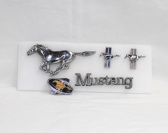 1974-1978 FORD MUSTANG II METAL VINTAGE LOGO BADGE SYMBOL  VTG Ford Mustang Grill Emblem 1974-1978 display picture 1