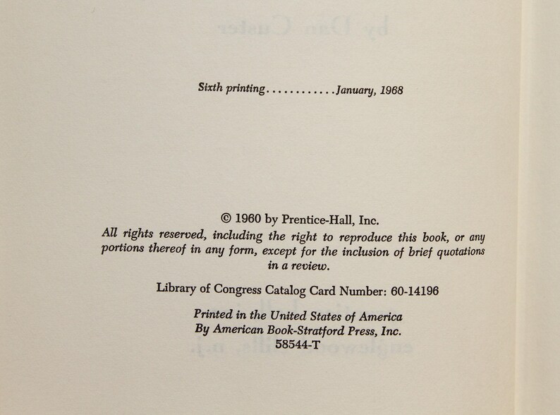 Op de afbeelding: Een pagina uit een boek met tekst, waaronder "Zesde druk...Januari 1968" en "&copy; 1960 by Prentice-Hall, Inc." Bevat ook "Library of Congress Catalog Card Number: 60-14196".