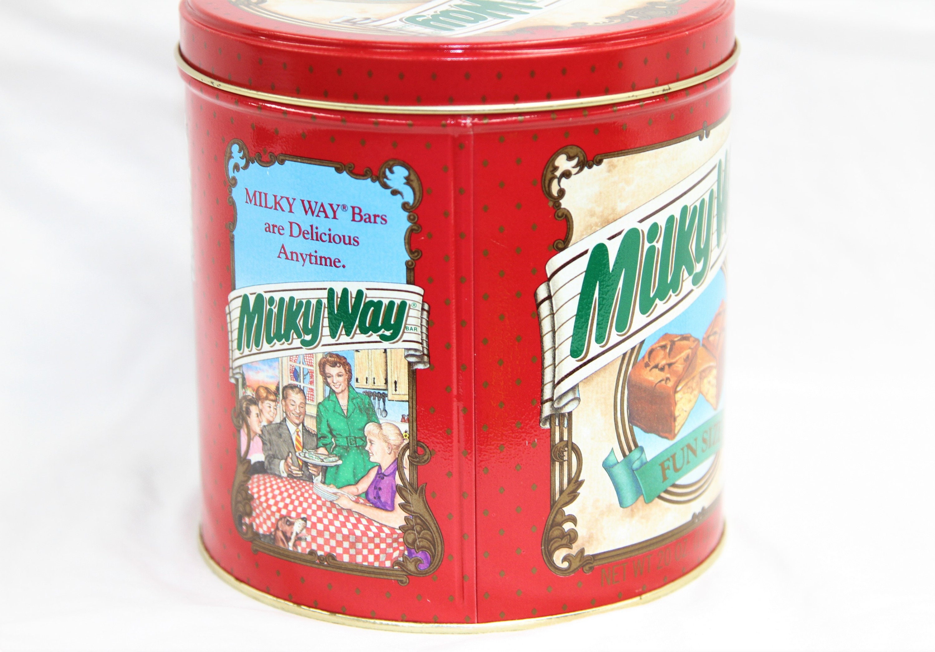 【 candy♩さま】vintage ୨୧ * ウサギさんの テリーヌポット Round Milky Way Tin - Milky Way Limited Edition 1989