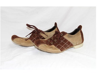 Vintage Womens Bowling Shoes - Womens Size 7.5 - Brown and Beige Suede - Retro Bowling Shoes 1970's