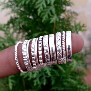 Conjunto de 11 anillos apilables de plata de ley 925 con textura mixta, joyería estilo boho para nudillos.