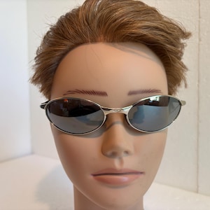 Vintage Killer Loop Italy 1990’s Sunglasses Oval Shape Fashion Design Women’s Unisex Men’s Eyewear Glasses Oakley Style