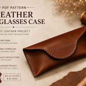 Puede incluir: Un estuche de cuero marrón para gafas de sol con solapa curva y costuras visibles. El texto dice PDF PATTERN LEATHER SUNGLASSES CASE, DIY LEATHER PROJECT, STEP-BY-STEP INSTRUCTIONS, PDF PATTERN A4, US LETTER & A0 SIZES, INSTANT DOWNLOAD, PDF FILE.
