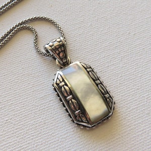 Sterling Silver 925 MOP Shell Inlay Textured Pendant Necklace with 18 Inch Popcorn Chain, Both Marked 925 FAS