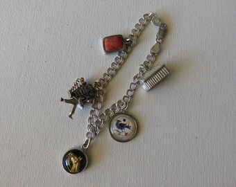 Vintage blandade eror bondgårdstema berlockarmband, alla märkta eller stämplade, 7 1/4 tum långt