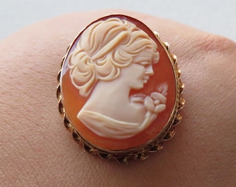 Antique 14K Gold Carved Shell Left Faced Cameo Pendant Brooch, Surrounding Twisted Bezel Frame, 1 2/8 Inches