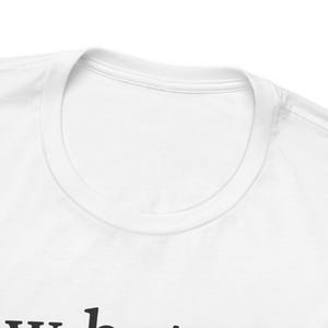 Low Battery High Expectations Shirt, Funny Introvert Tee, Sarcastic Humor Unisex TShirt imagem 6