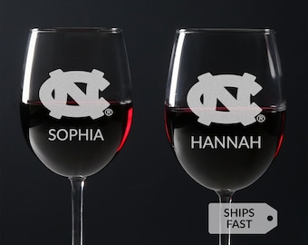 Gobelet en verre à vin personnalisé North Carolina Tar Heels par Lifetime Creations : cadeaux sous licence UNC, cadeau de remise des diplômes UNC, fabriqué aux États-Unis