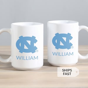 Taza de café personalizada de los Tar Heels de la UNC de 15 oz de Lifetime Creations: logotipo a todo color, taza con nombre personalizado, regalo con licencia oficial de Carolina del Norte. imagen 1