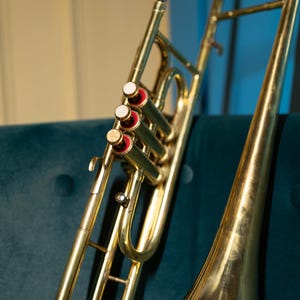 Trombone in Sib a 3 valvole in ottone – Finitura dorata / Adatto ai principianti immagine 3