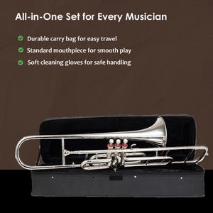 Puede incluir: Un juego de tromb&oacute;n plateado en un estuche negro abierto. La imagen incluye el texto "All-in-One Set for Every Musician" y enumera caracter&iacute;sticas como una bolsa de transporte duradera, una boquilla est&aacute;ndar y guantes de limpieza suaves.
