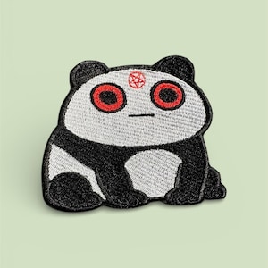Panda demoniaco ricamato con termoadesivo/gancio e passante, design del panda con occhio occulto vuoto