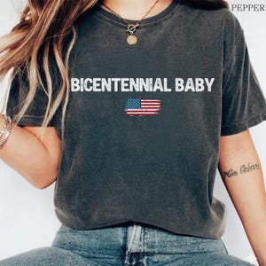 Bicentennial Baby Shirt, Vintage 1976 Birthday Tee, Turning 50 T-Shirt, July 4 Birthday Shirt, Retro Independence Day Tee zdjęcie 5