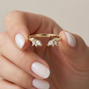 14K massivt guld öppen vigselring / Marquise Lab diamant manschettring / minimal stapelbar ring för kvinnor / läckra smycken / present till henne