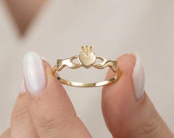 14K Solid Gold Claddagh Ring / Promise Ring for Women / Celtic Ring  / Dainty Gold Ring / Stackable Ring / Irish Jewelry / gift for her