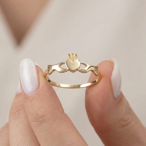14K Solid Gold Claddagh Ring / Promise Ring for Women / Celtic Ring  / Dainty Gold Ring / Stackable Ring / Irish Jewelry / gift for her