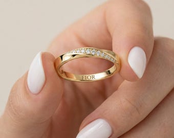 Solid Gold Twisted Mobius Diamond Ring – Minimalist Wedding Band