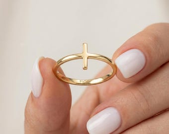 Pierścionek z krzyżem pionowym ze złota próby 14 kr / Minimalistyczna obrączka z wiarą / Malutki pierścionek religijny / Biżuteria ze złota próby 10 kr / Prezent dla niej