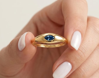 Anillo de oro macizo de 14 quilates con zafiro para el dedo meñique / Anillo de sello delgado con forma de marquesa para mujer / Anillo con piedra de nacimiento / Anillo apilable / Joyería minimalista / Regalo para ella