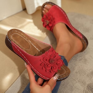 Women's Open Toe Flower Sandals, Lightweight PU Slip On Summer Slides