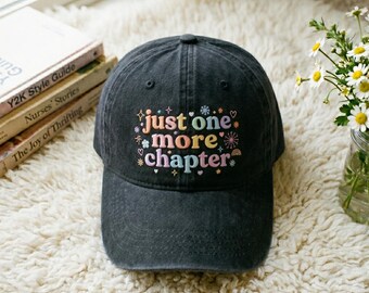 Sombrero de un solo capítulo más Sombrero bordado de libros Sombrero para amantes de los libros Sombrero para chicas de libros Sombrero de lectura Sombrero de lector, regalo para ella Gorra