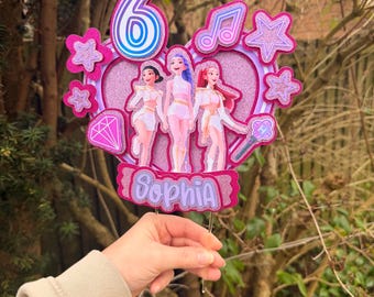 Adorno personalizado para tarta de cumpleaños de K-Pop, decoración personalizada para tarta de fiesta de chicas, cualquier nombre, cualquier edad, decoración para fiesta de cumpleaños de chicas.