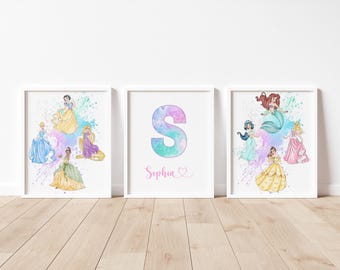 Juego de 3 impresiones de princesas personalizadas para pared, con iniciales de nombre personalizadas, decoración de acuarela para dormitorio de niña, juego de arte de pared de cuento de hadas, decoración para niña.