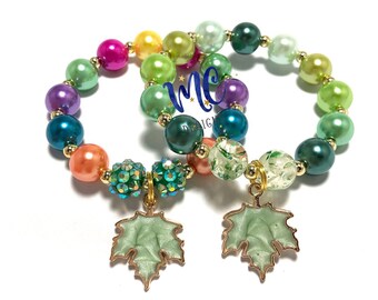 Fall leaf Charm Bracelet - Shades of Green Bracelet - Colorful Fall Charm Bracelet - Fall leaves beaded jewelry