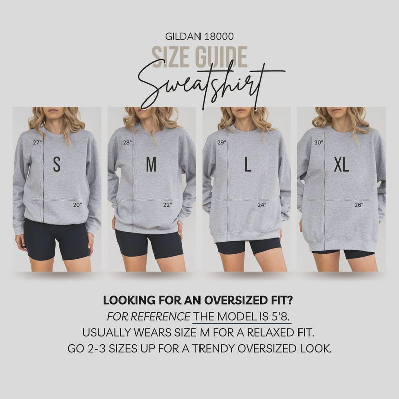 Puede incluir: Gu&iacute;a de tallas para una sudadera Gildan 18000, con modelos en tallas S, M, L y XL. La gu&iacute;a incluye medidas en pulgadas y texto sobre el ajuste. Las modelos llevan shorts negros. El texto aconseja sobre el tallaje.