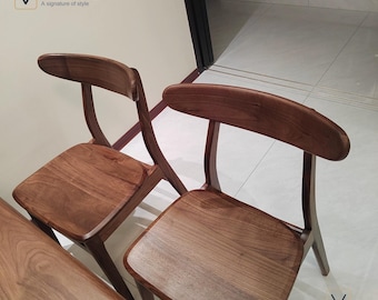 Silla de comedor de nogal negro macizo, estilo nórdico minimalista de muebles de madera Japandi.