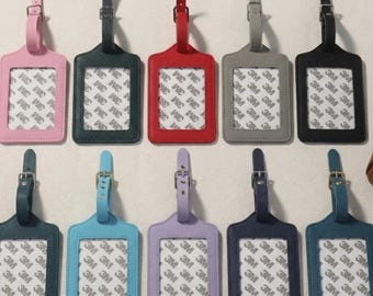 Etichetta per bagaglio ricamata a punto croce con finitura autoadesiva, supporto in similpelle 2x3 in tela