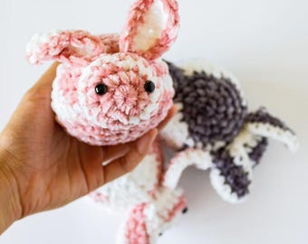Wzór na szydełko amigurumi na puszystego króliczka w formacie PDF – samouczek wykonania pluszowej zabawki