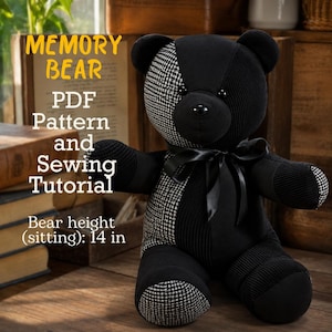 Könnte beinhalten: Ein Memory-Bär-Plüschtier mit einem Patchwork-Design aus schwarzem Kord und schwarz-weißem Hahnentrittmuster. Der Bär hat ein schwarzes Satinband um den Hals und eine Sitzhöhe von 35,56 cm. Der Text lautet Memory Bear PDF Pattern and Sewing Tutorial.