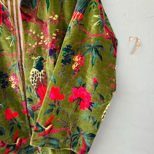 Handgemaakt fluwelen Suzani-jack, gebloemde vogelprint, groene statement jas afbeelding 8
